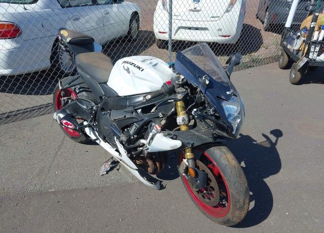 2025 SUZUKI GSX-R750