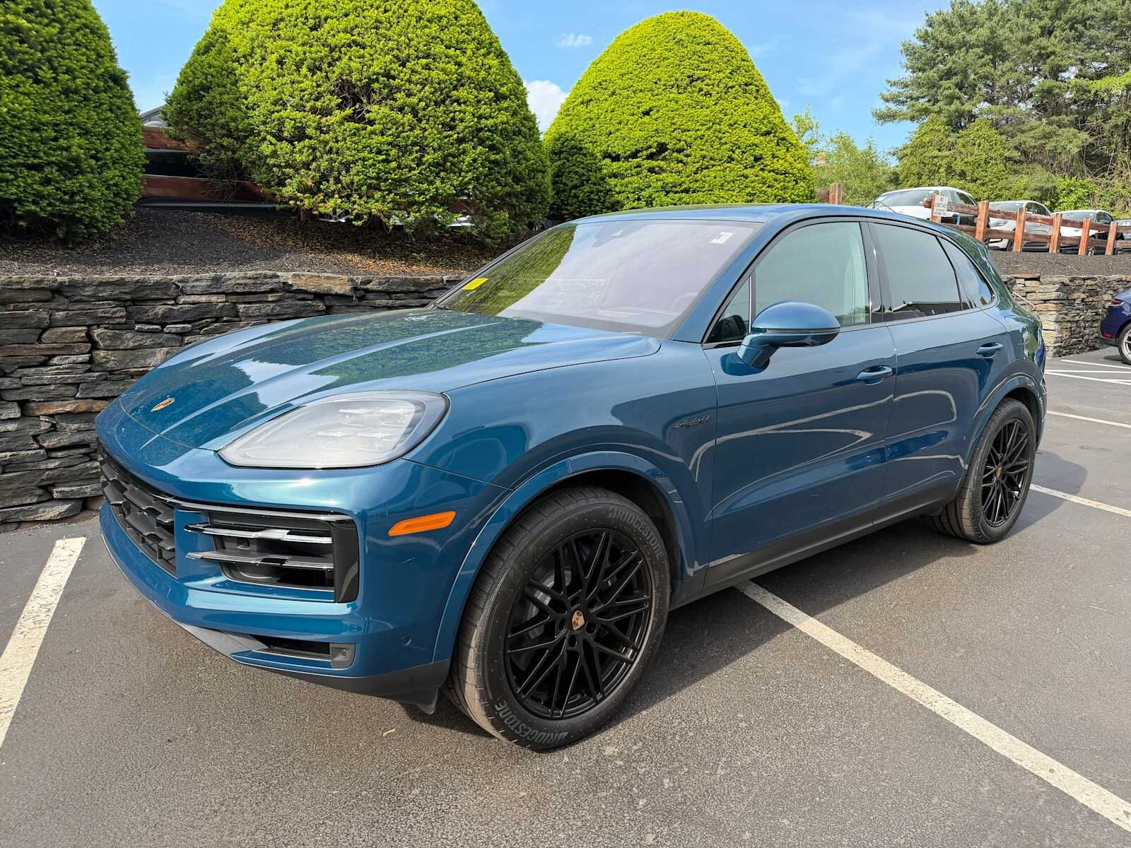 2025 PORSCHE Cayenne