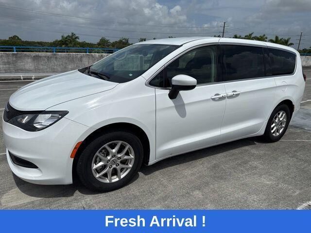 2023 CHRYSLER Voyager