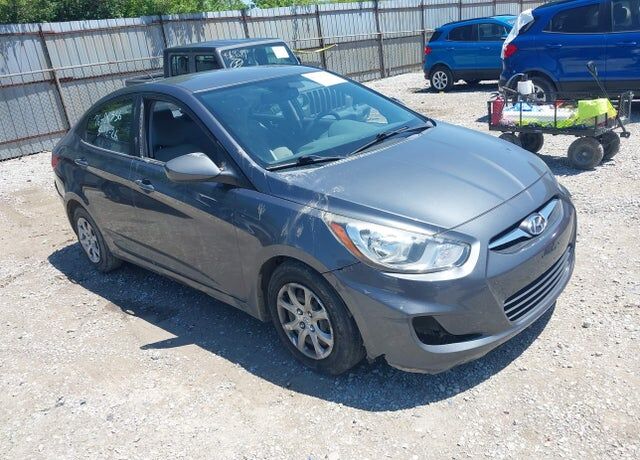 2013 HYUNDAI Accent