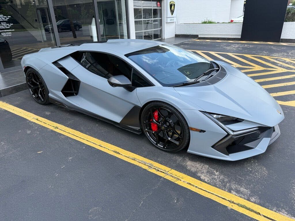 2024 LAMBORGHINI Revuelto