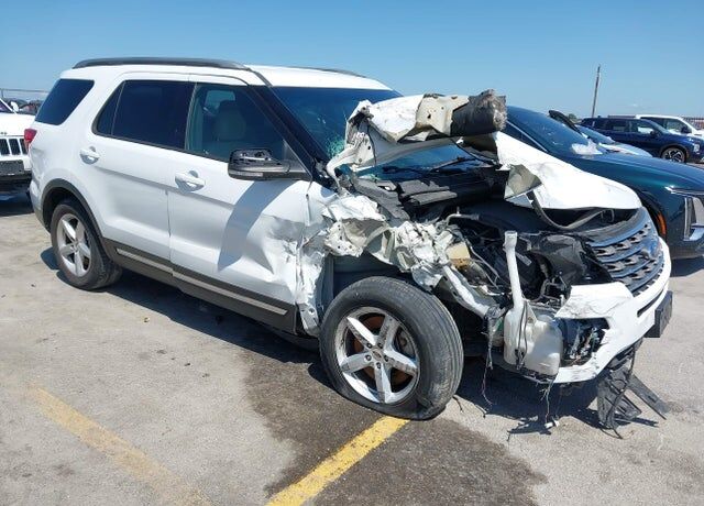 2017 FORD Explorer
