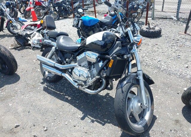 2001 HONDA VF750C