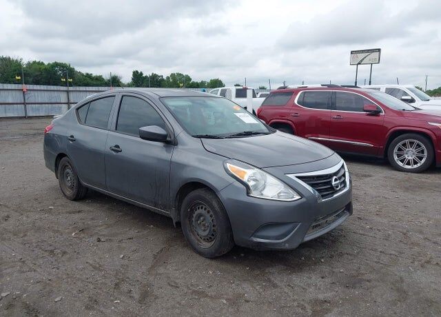 2019 NISSAN Versa