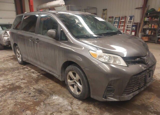 2019 TOYOTA Sienna