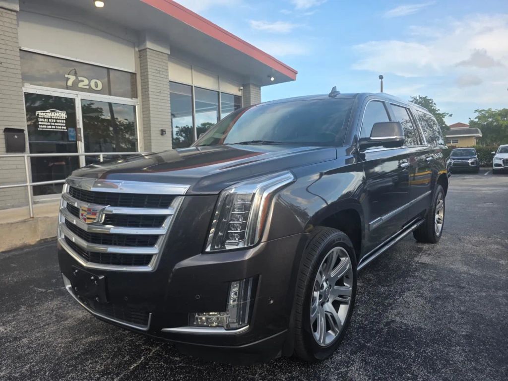 2017 CADILLAC Escalade ESV