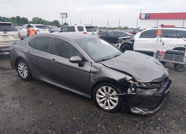 2018 TOYOTA Camry