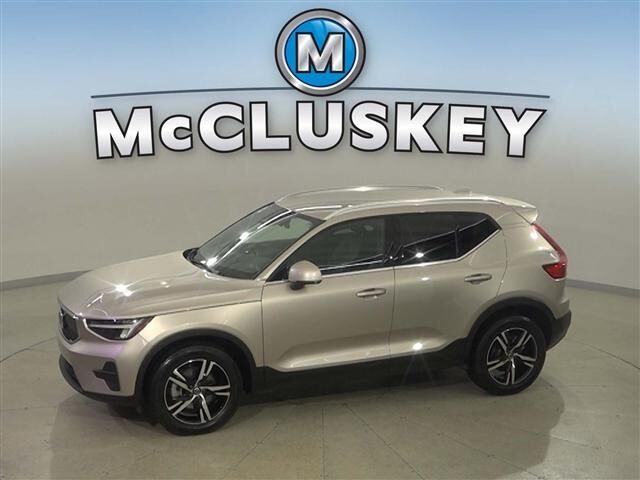 2024 VOLVO XC40