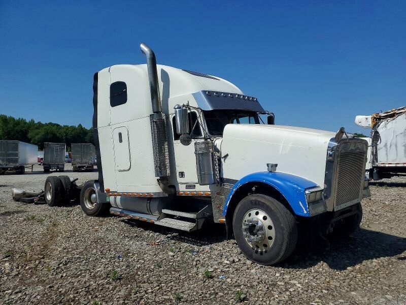2005 FREIGHTLINER FLD132