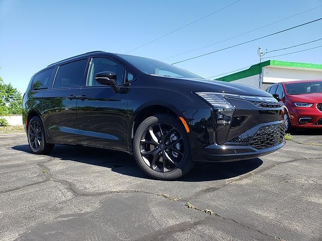 2027 CHRYSLER Pacifica