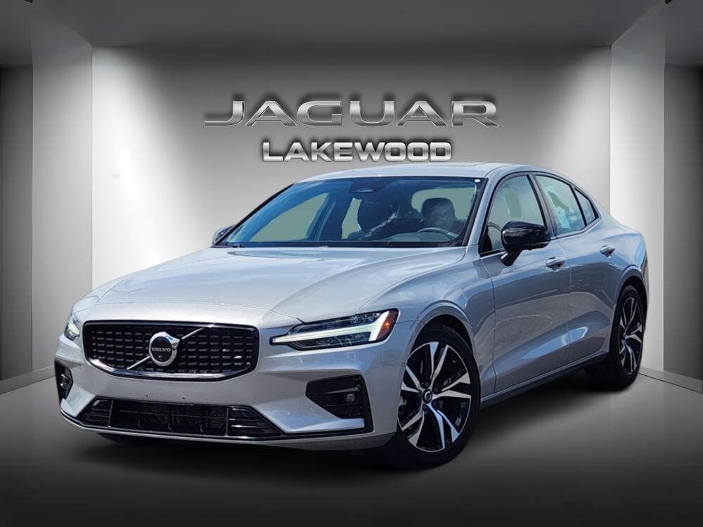 2024 VOLVO S60