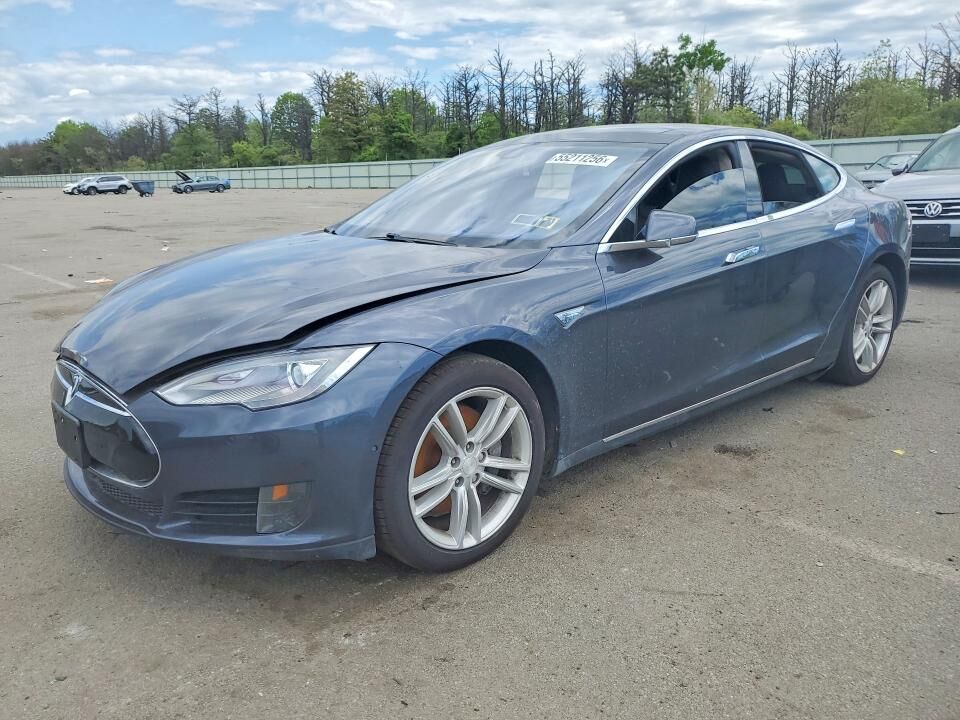 2015 TESLA Model S