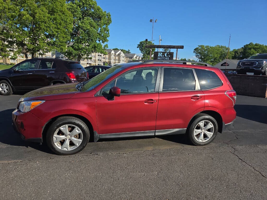 2015 SUBARU Forester