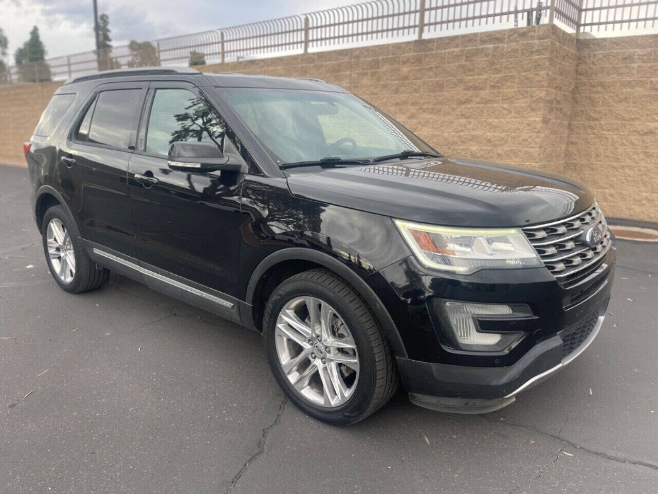 2016 FORD Explorer