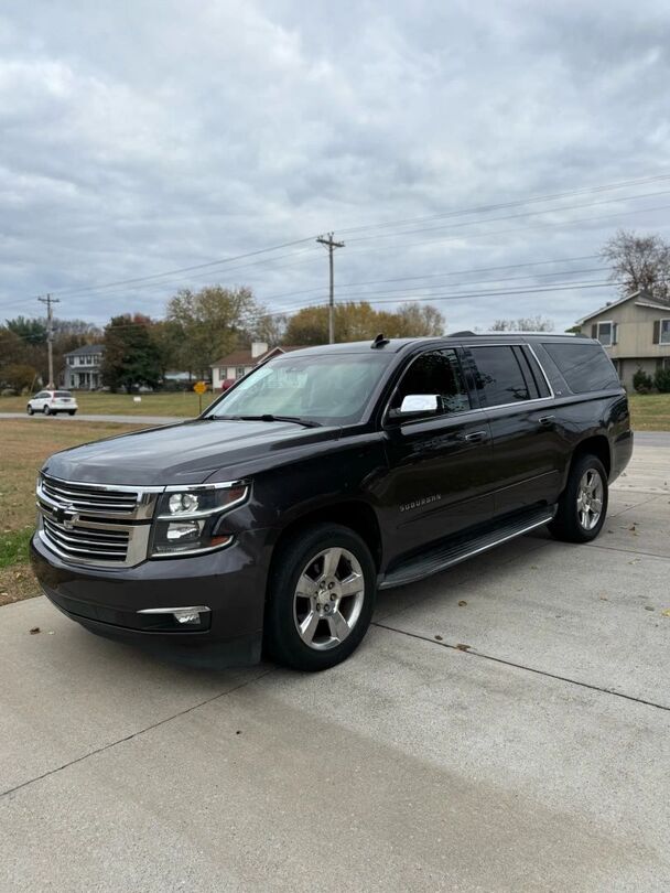 2016 CHEVROLET Suburban