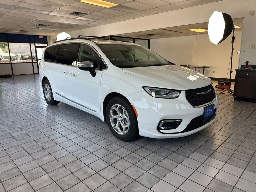 2023 CHRYSLER Pacifica