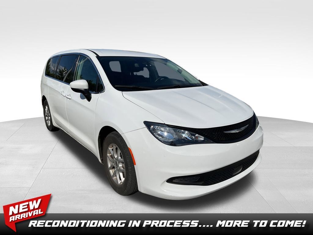 2023 CHRYSLER Voyager