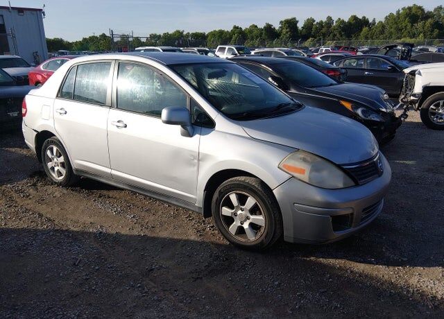 2010 NISSAN Versa