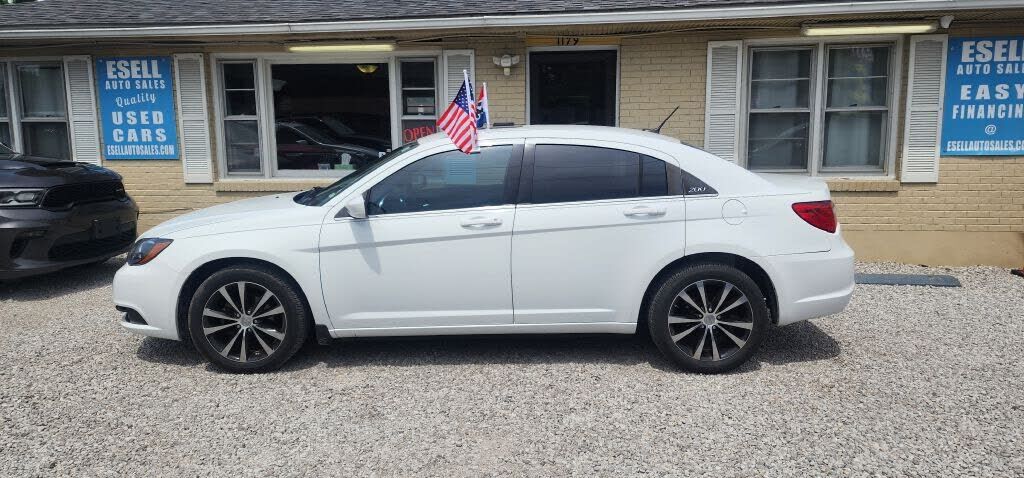2013 CHRYSLER 200