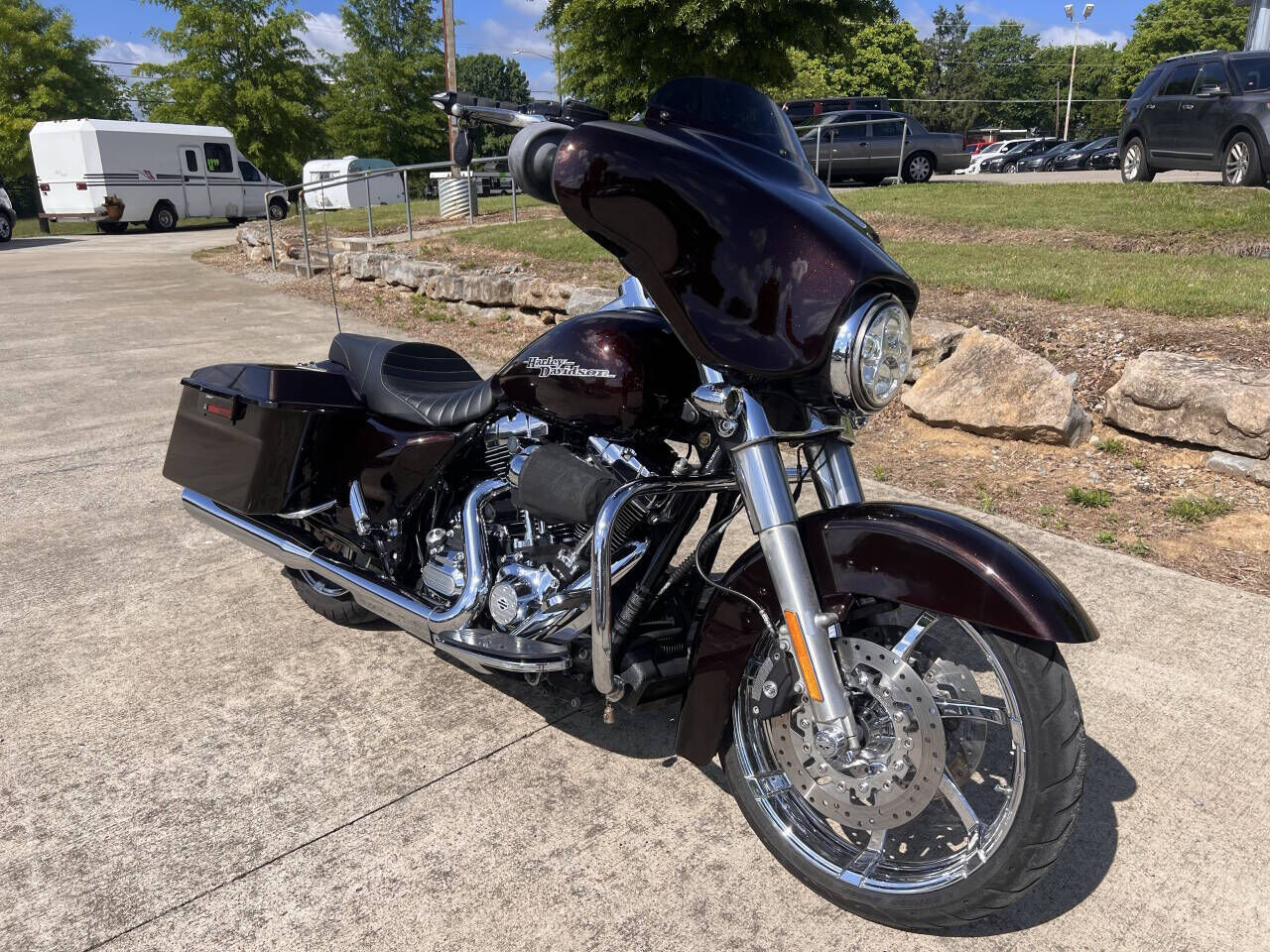 2011 HARLEY DAVIDSON Street Glide