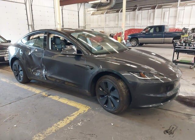 2025 TESLA Model 3