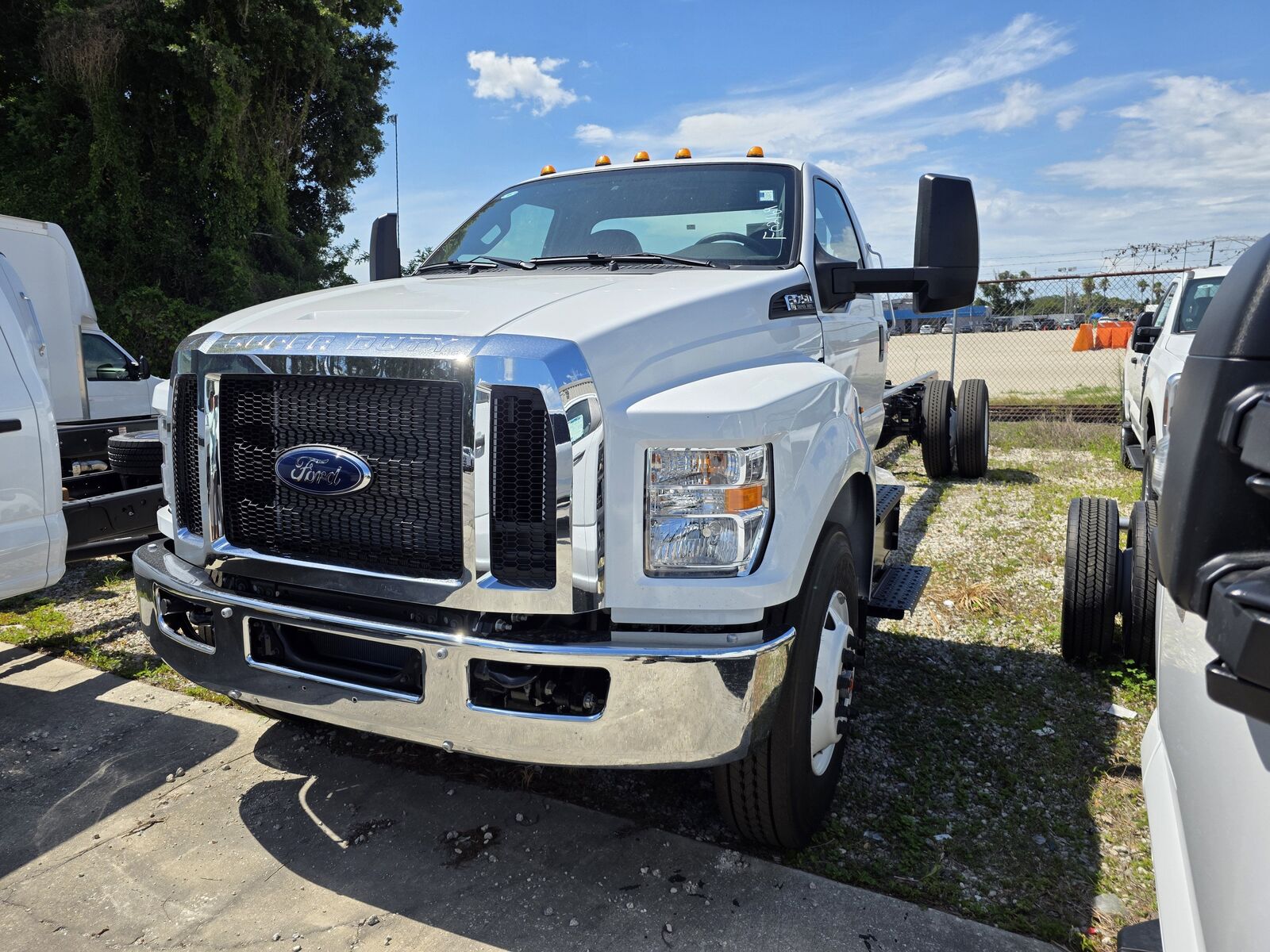 2027 FORD F-750