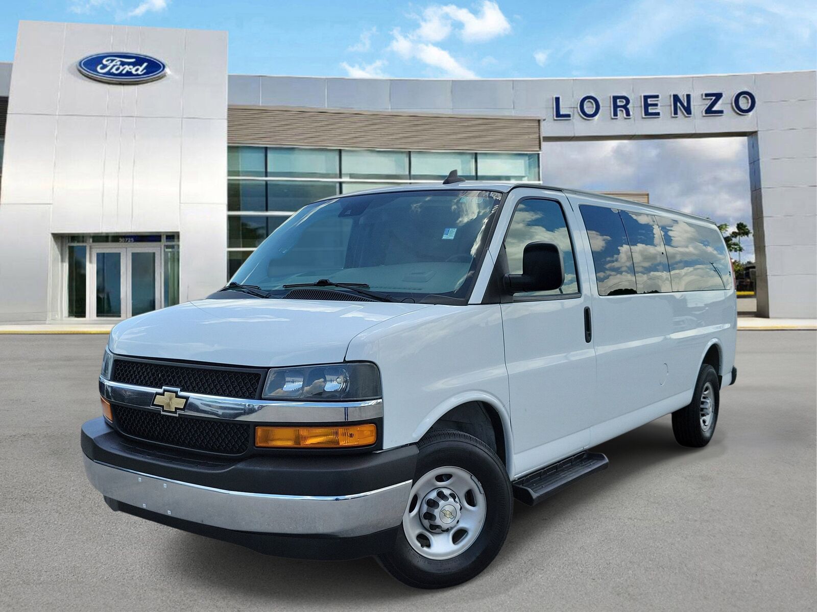 2023 CHEVROLET Express