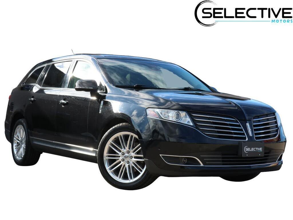 2019 LINCOLN MKT