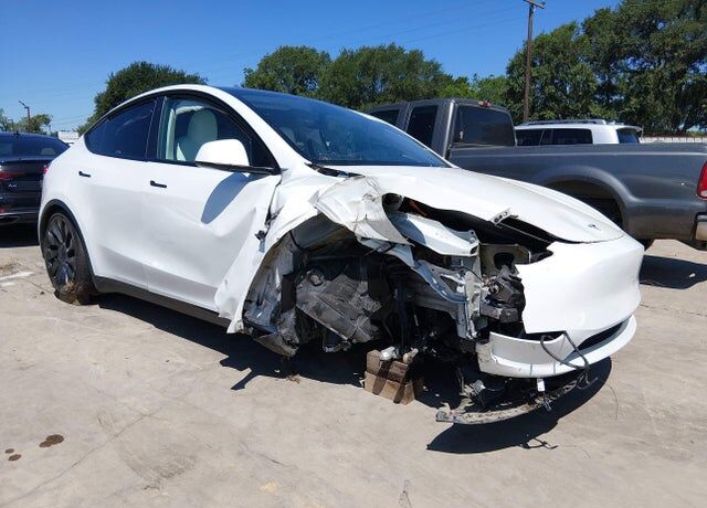 2023 TESLA Model Y