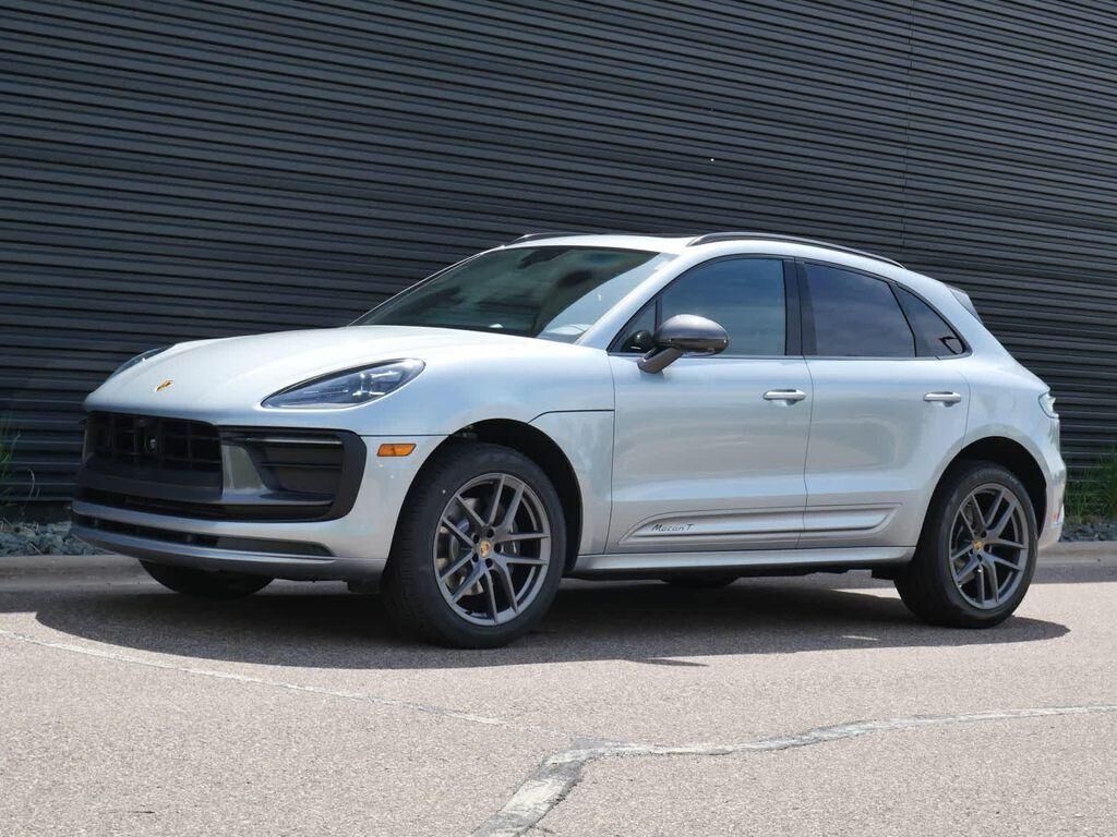 2026 PORSCHE Macan