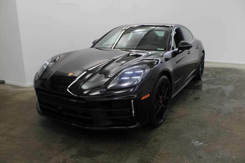 2026 PORSCHE Panamera