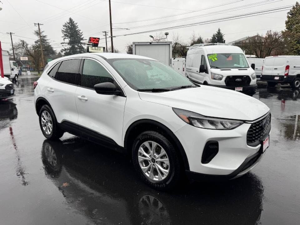 2024 FORD Escape
