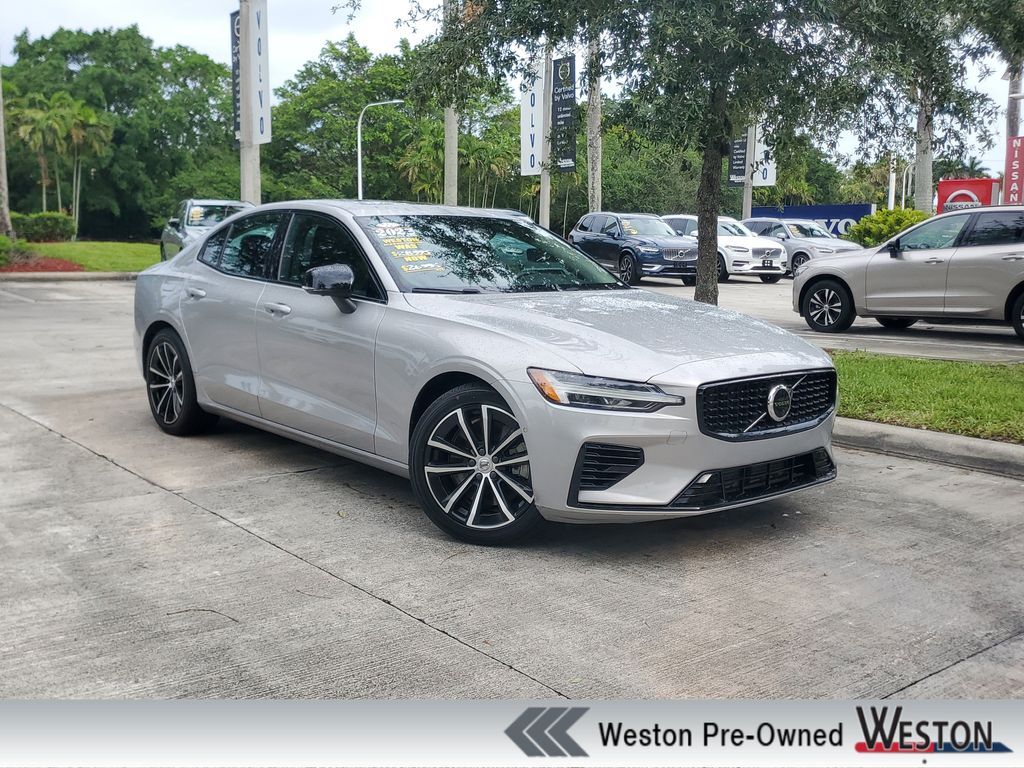 2023 VOLVO S60