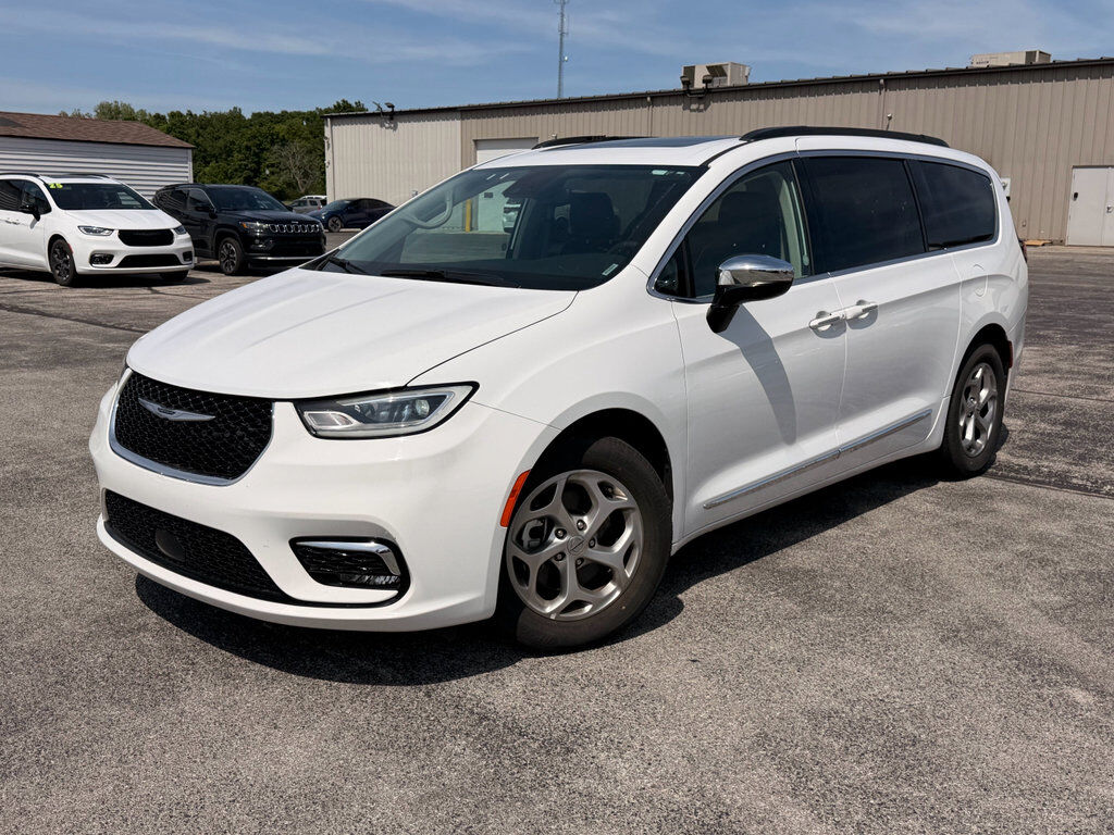 2023 CHRYSLER Pacifica