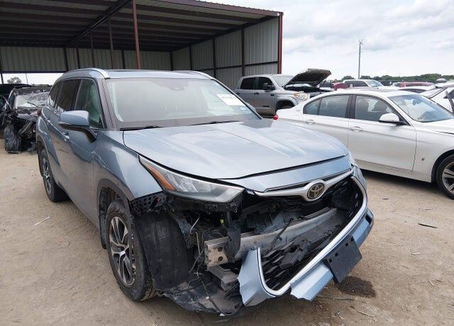 2020 TOYOTA Highlander