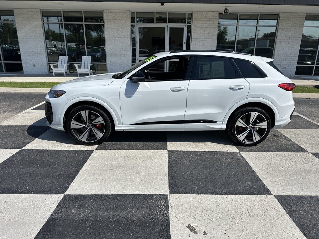2025 AUDI SQ5