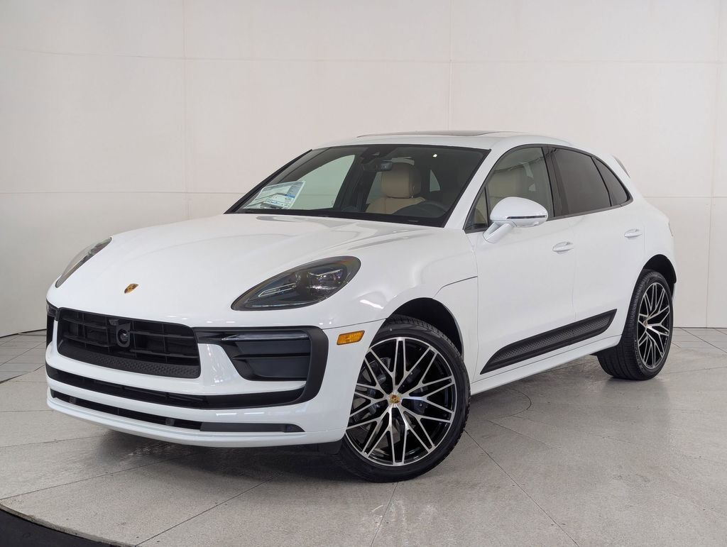 2026 PORSCHE Macan