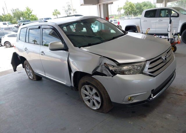 2013 TOYOTA Highlander