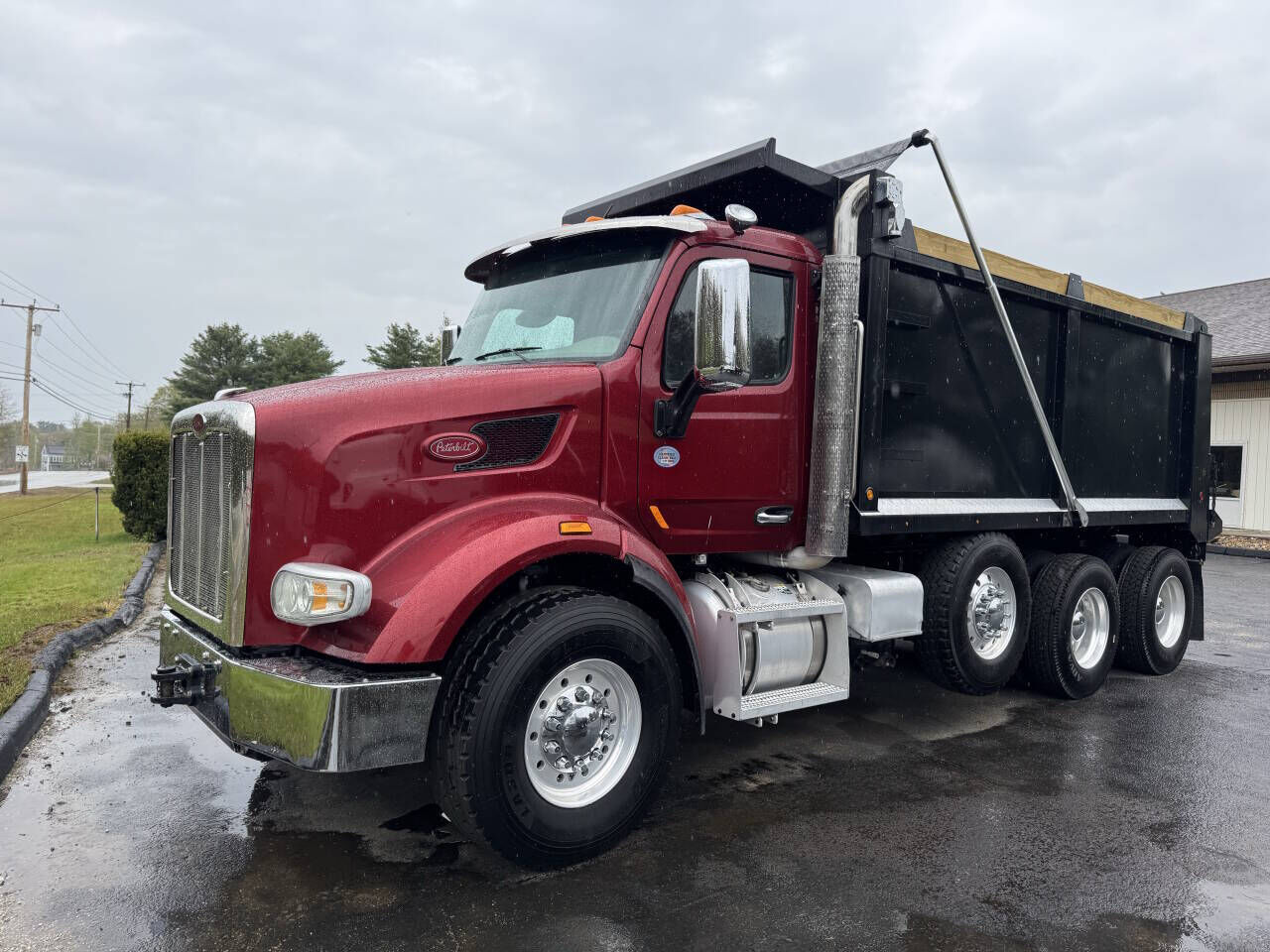 2021 PETERBILT 567