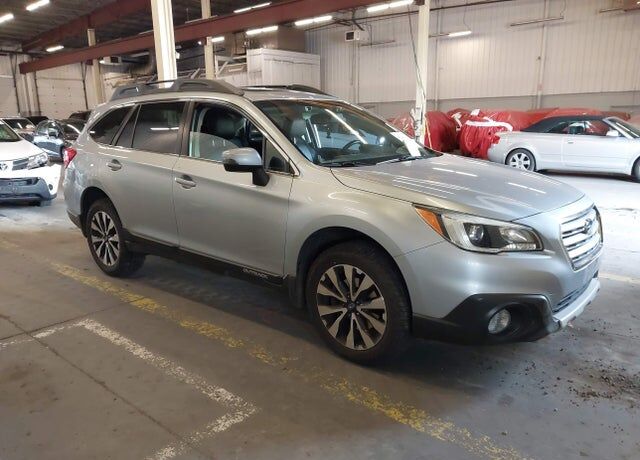2015 SUBARU Outback