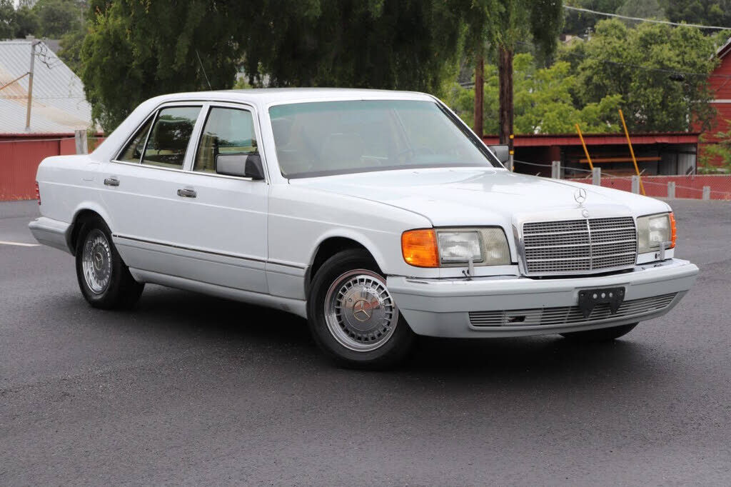 1989 MERCEDES-BENZ 300