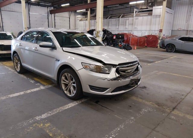 2013 FORD Taurus