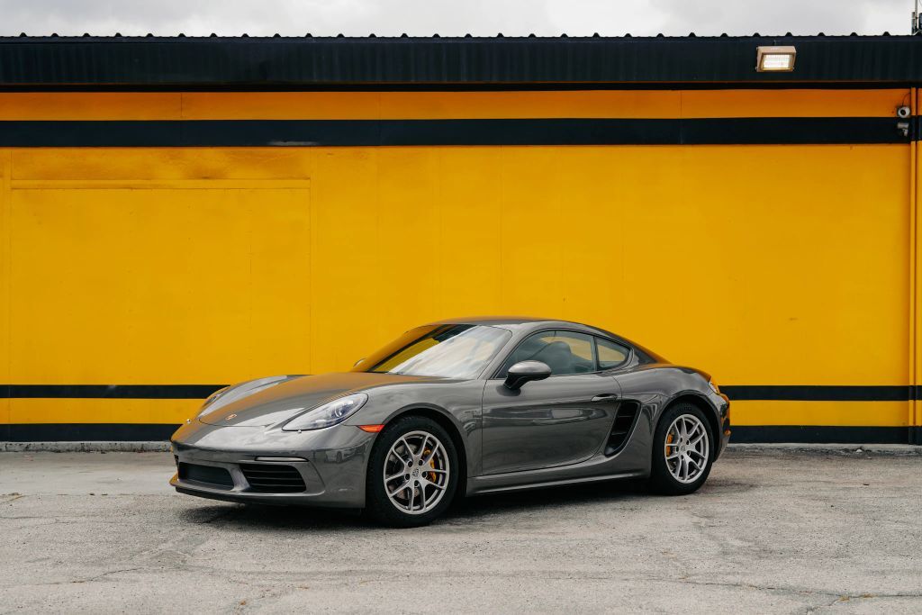 2021 PORSCHE 718
