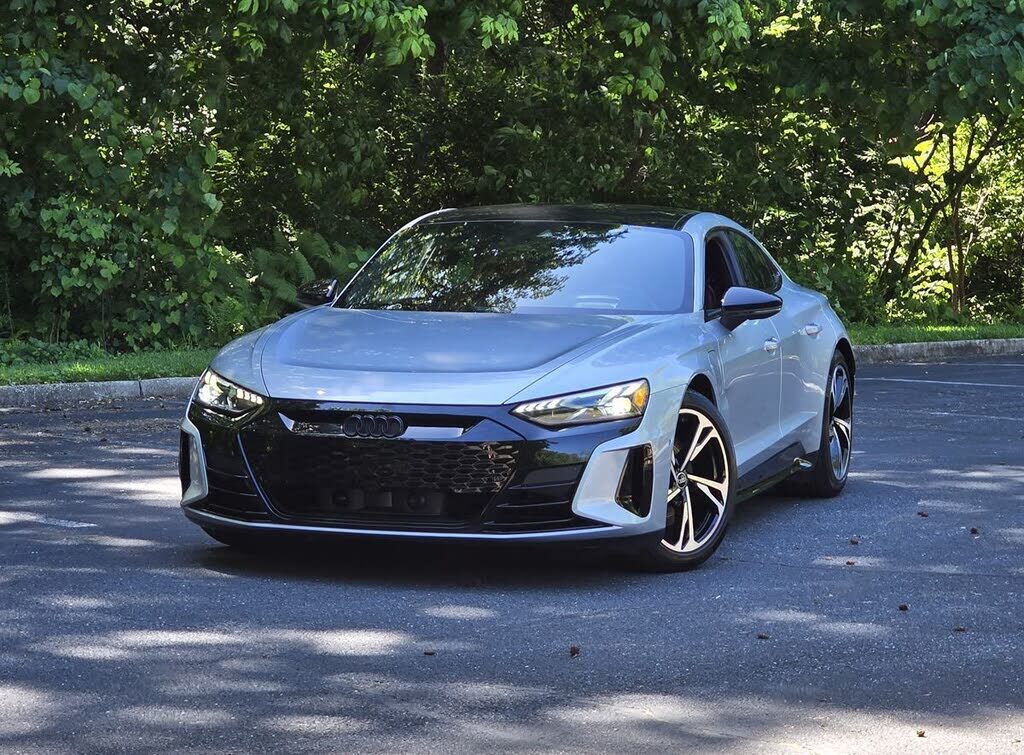 2022 AUDI e-tron