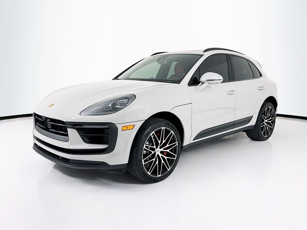 2026 PORSCHE Macan