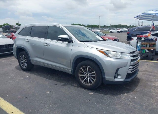 2018 TOYOTA Highlander