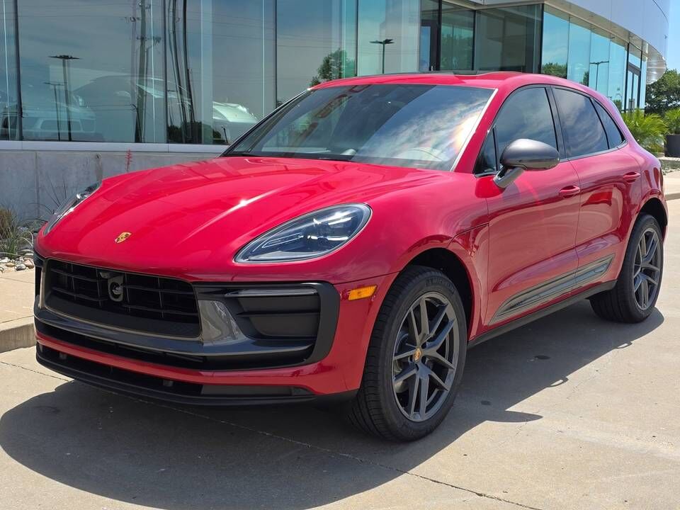 2026 PORSCHE Macan