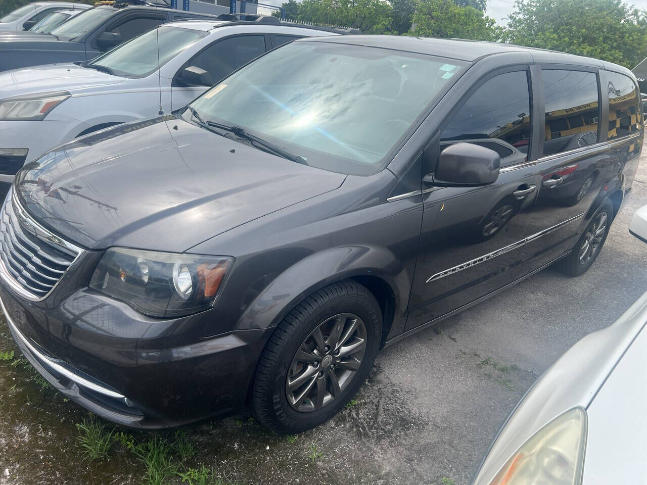 2015 CHRYSLER Town and Country