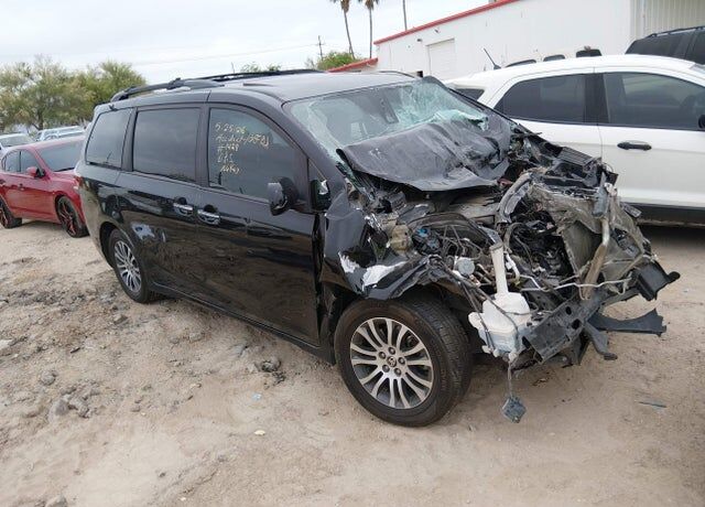 2020 TOYOTA Sienna