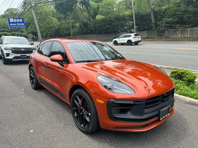 2023 PORSCHE Macan